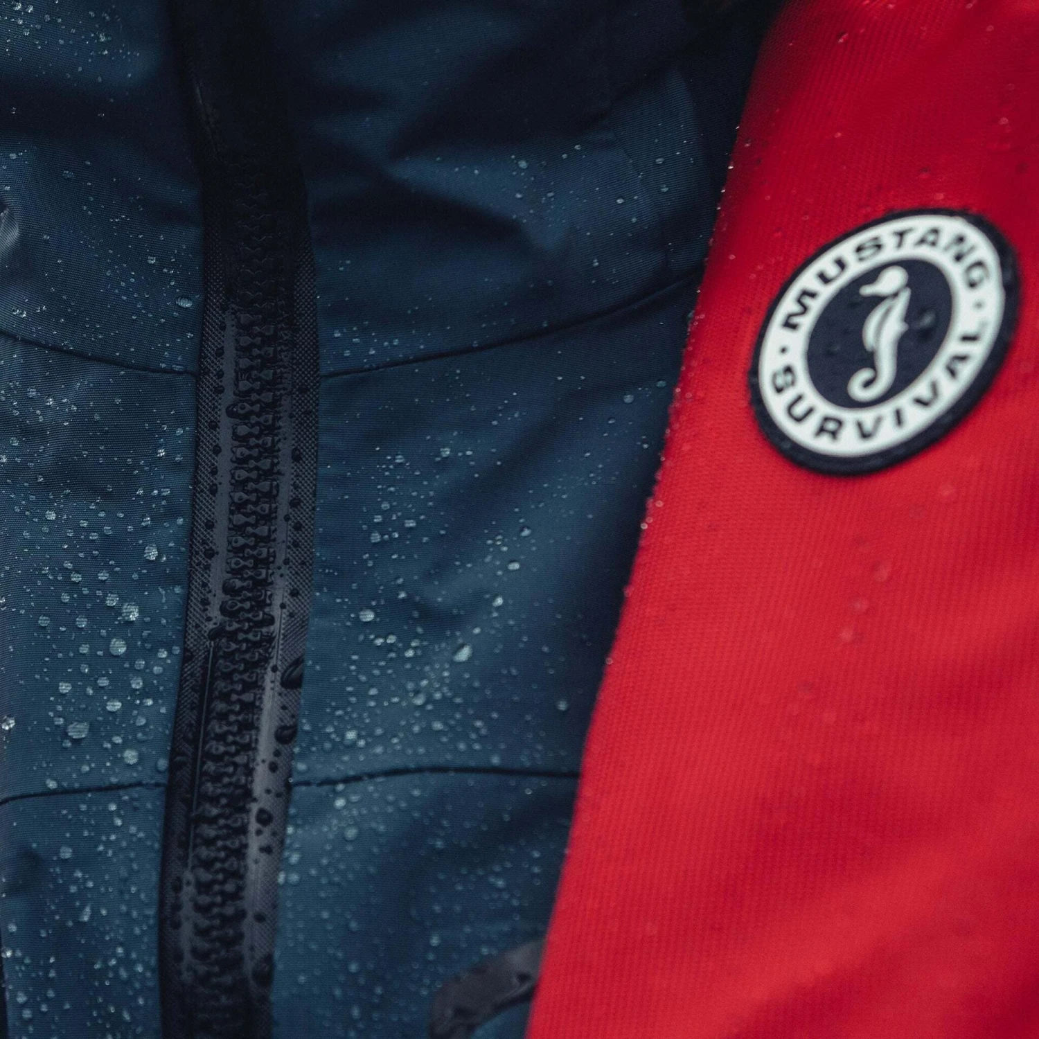 Mustang Survival MIT 100 Convertible Automatic/Manual Life Jacket/PFD 14 Mustang Survival MIT 100 Convertible Automatic/Manual Life Jacket/PFD - Image 14